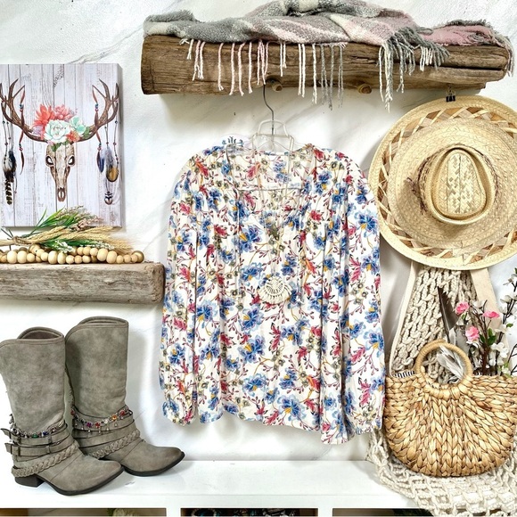 None Tops - Sweet prairie floral boho blouse w cottage core/folk/peasant vibe